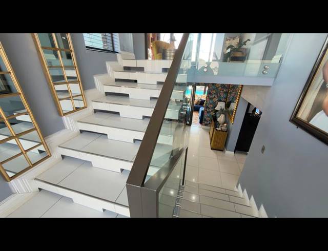 6 BEDROOM HOUSE FOR SALE IN AQUAVISTA MOUNTAIN ESTATE